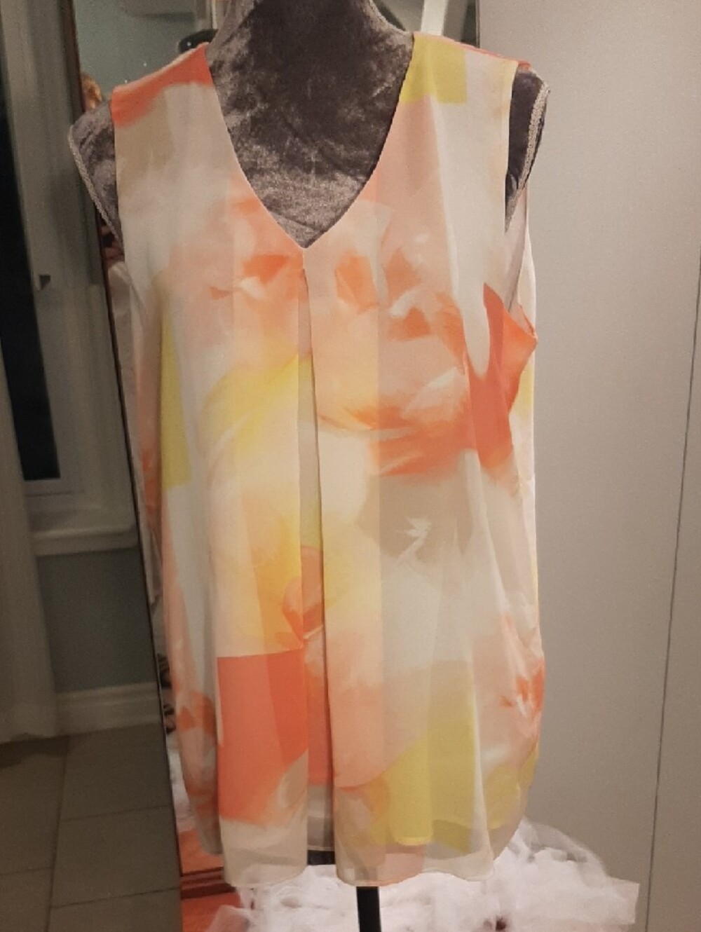Calvin Klein๐NWOT V-Neck Coral/Yellow/White Watercolor Camisole Top LINED Sz L - Picture 2 of 8